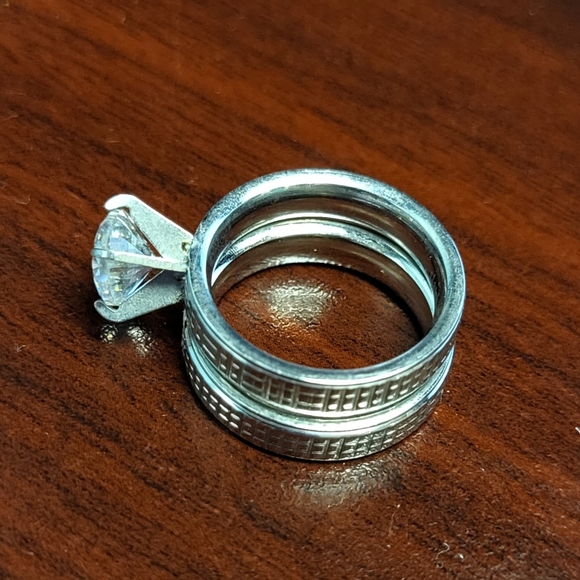 Stainless steel wedding set, 1 carat round CZ brilliant stone size 6 - Picture 5 of 6